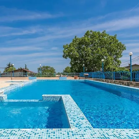 Apartment Lighthouse Varna